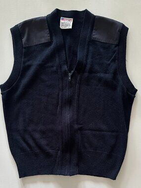 Sleeveless zip-up jacket Commando-style